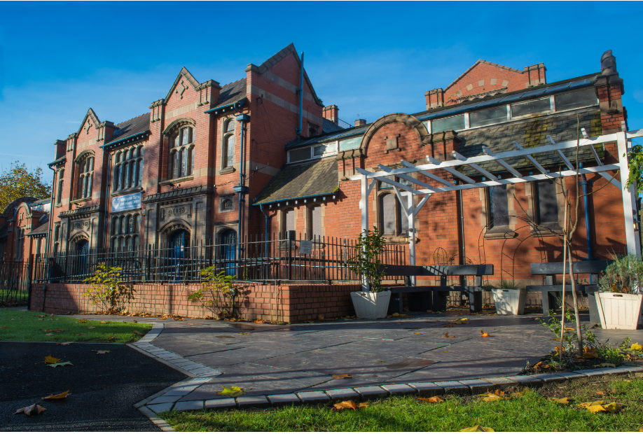 Loan agreed to help preserve Manchester building