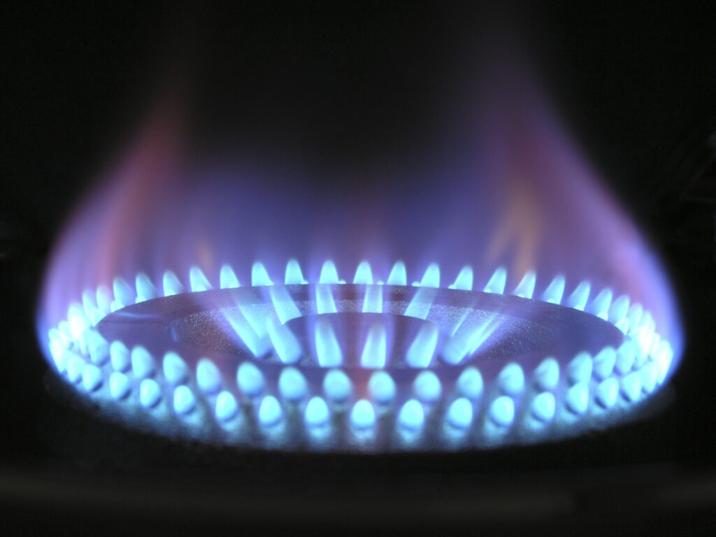 Welsh ministers call on UK government to tackle cost of living
