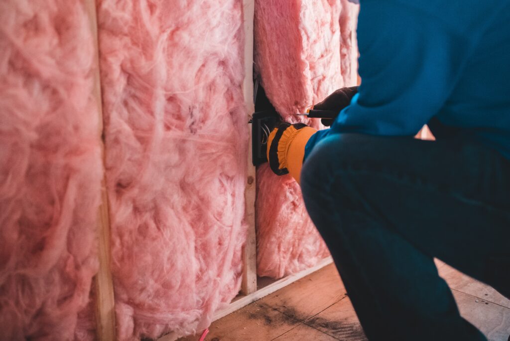 Boris Johnson tells ministers to find £1bn for insulation scheme