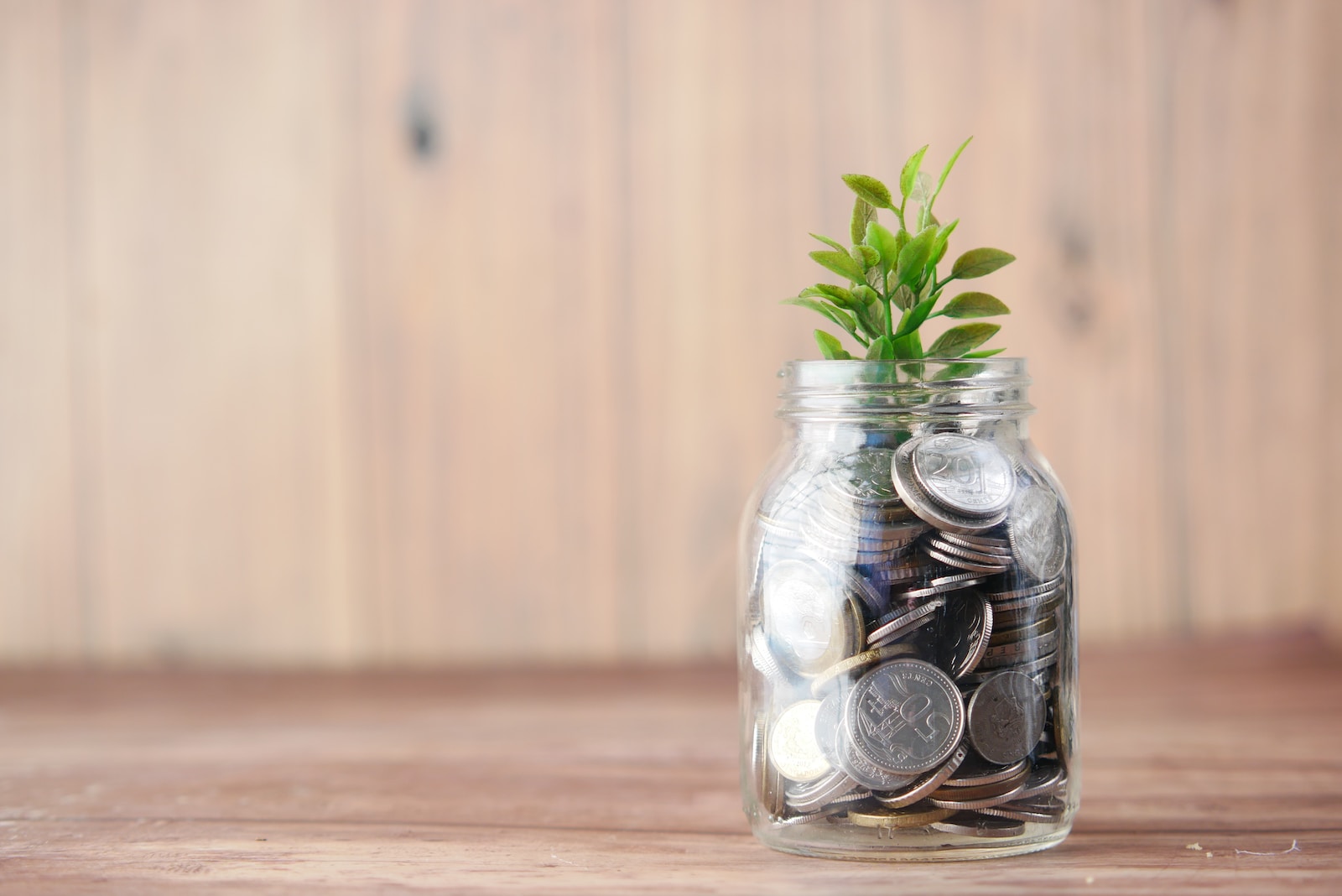 UK economy: growth remains sluggish as Feb figures are announced