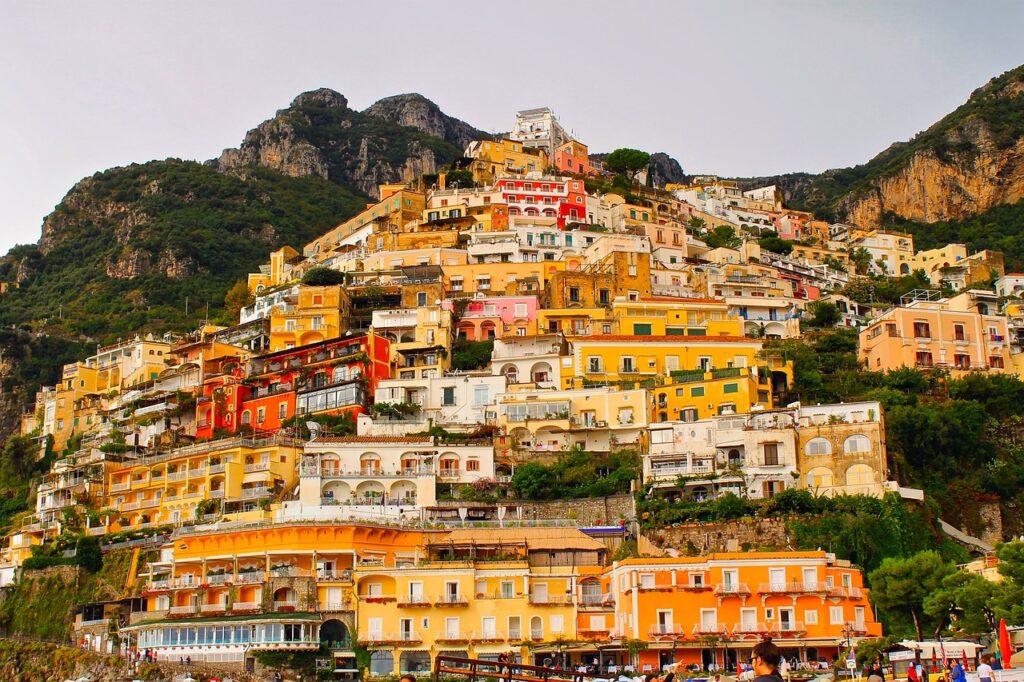 Increased council tax is forcing the sale of holiday rentals, MS says